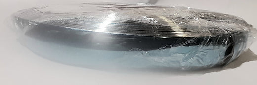 Cinta decorativa adhesiva. DS01 Cromado 50mm Rollo 50mt-MOLDURAS-Cinta Decorativa Cromada DS 150 C Dale un toque de elegancia y distinción a tus muebles con la Cinta Decorativa Cromada DS 150 C. Fabricada con materiales de alta calidad, esta Cinta combina un acabado metálico dorado con un reverso adhesivo para una fácil aplicación en sofás, sillones, cabeceras y más. Su diseño flexible permite adaptarse a diferentes superficies, brindando un acabado sofisticado y duradero. Además, cuenta con una película pr