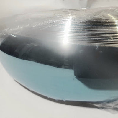 Cinta decorativa adhesiva. DS01 Cromado 50mm Rollo 50mt-MOLDURAS-Cinta Decorativa Cromada DS 150 C Dale un toque de elegancia y distinción a tus muebles con la Cinta Decorativa Cromada DS 150 C. Fabricada con materiales de alta calidad, esta Cinta combina un acabado metálico dorado con un reverso adhesivo para una fácil aplicación en sofás, sillones, cabeceras y más. Su diseño flexible permite adaptarse a diferentes superficies, brindando un acabado sofisticado y duradero. Además, cuenta con una película pr