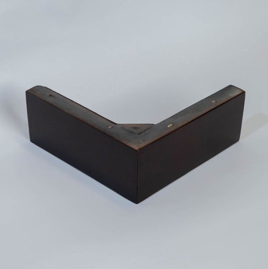 Pata madera B007, 7 Alt., 18 Larg., 18 Anc.-PATA MADERA-Estas patas están diseñadas para combinar funcionalidad y estilo, ofreciendo soporte sólido y un diseño adaptable a diversos tipos de muebles. Su estructura permite un montaje sencillo y aporta un acabado elegante que se integra perfectamente en cualquier ambiente decorativo. Disponemos de una variedad de formas, alturas y estilos para ajustarse a tus necesidades y preferencias.-1 unidad-PATAS-La Tapicería