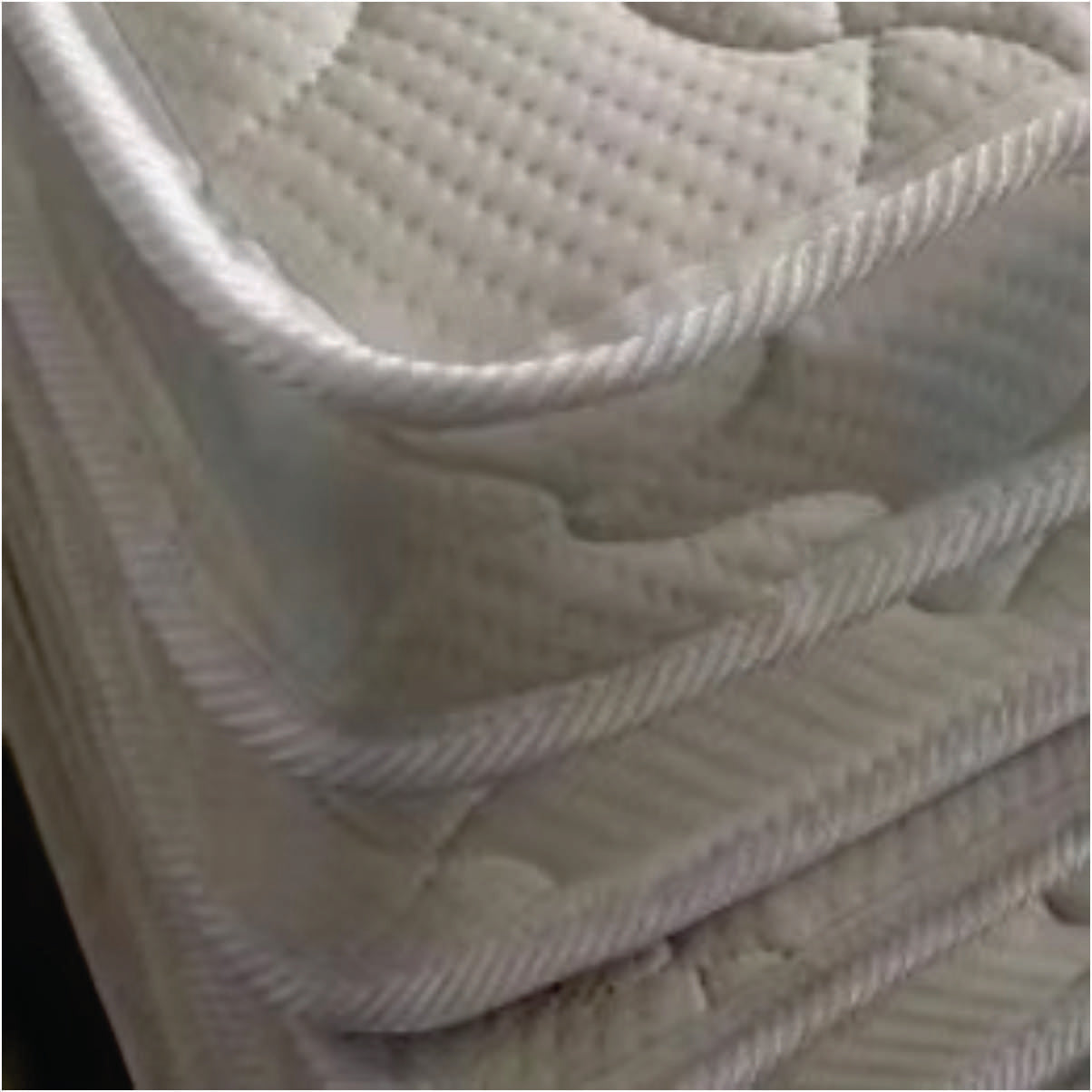 Mecanismo sofa cama 2768, Colchón 152 x 180 x 10 cms. Mecamismo 173 cms.-Mecanismos para Sofá Cama: Comodidad y Flexibilidad en Cada Tamaño Descubre nuestros mecanismos para sofá cama diseñados para ofrecer la máxima comodidad y adaptarse a cualquier espacio. Disponibles en distintos tamaños, son la opción perfecta para transformar tus muebles en piezas funcionales y acogedoras. Comodidad garantizada: Diseño ergonómico para asegurar un descanso óptimo. Opciones para todos los espacios: Tamaños disponibles d