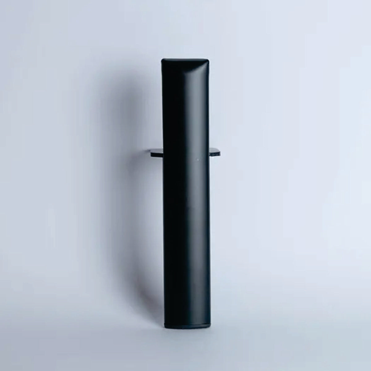 Pata metálica D-022, 15 Alto-PATA METALICA-Estas patas están diseñadas para combinar funcionalidad y estilo, ofreciendo soporte sólido y un diseño adaptable a diversos tipos de muebles. Su estructura permite un montaje sencillo y aporta un acabado elegante que se integra perfectamente en cualquier ambiente decorativo. Disponemos de una variedad de formas, alturas y estilos para ajustarse a tus necesidades y preferencias.-1 unidad-PATAS-La Tapicería