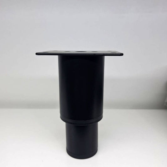 Pata metálica Regulable MI-007, Ø 5,0 X 15 cms. Alto-PATA METALICA-Pata Regulable en Altura para Muebles – Modelo MI-007Aporta estabilidad y funcionalidad a tus muebles con esta pata regulable en altura. Fabricada en metal resistente y acabado en color negro, ofrece un diseño moderno y discreto que se adapta a diferentes estilos de mobiliario.Altura ajustable: Permite nivelar el mueble en superficies irregulares para mayor estabilidad.Material: Acero de alta resistencia.Color: Negro mate.Uso recomendado: So