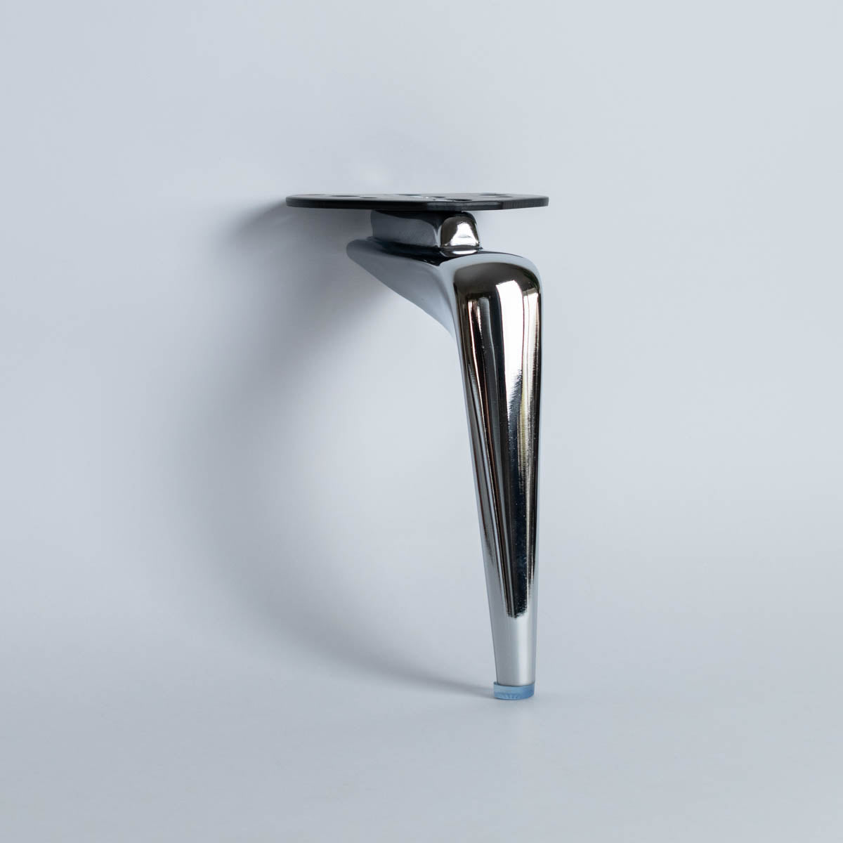 Pata para mueble, sofá o silla moderna. Acero, metal. Pata metálica. Patas de muebles. Alta calidad y despacho express. La Tapiceria. Compra Online. MQ B-049