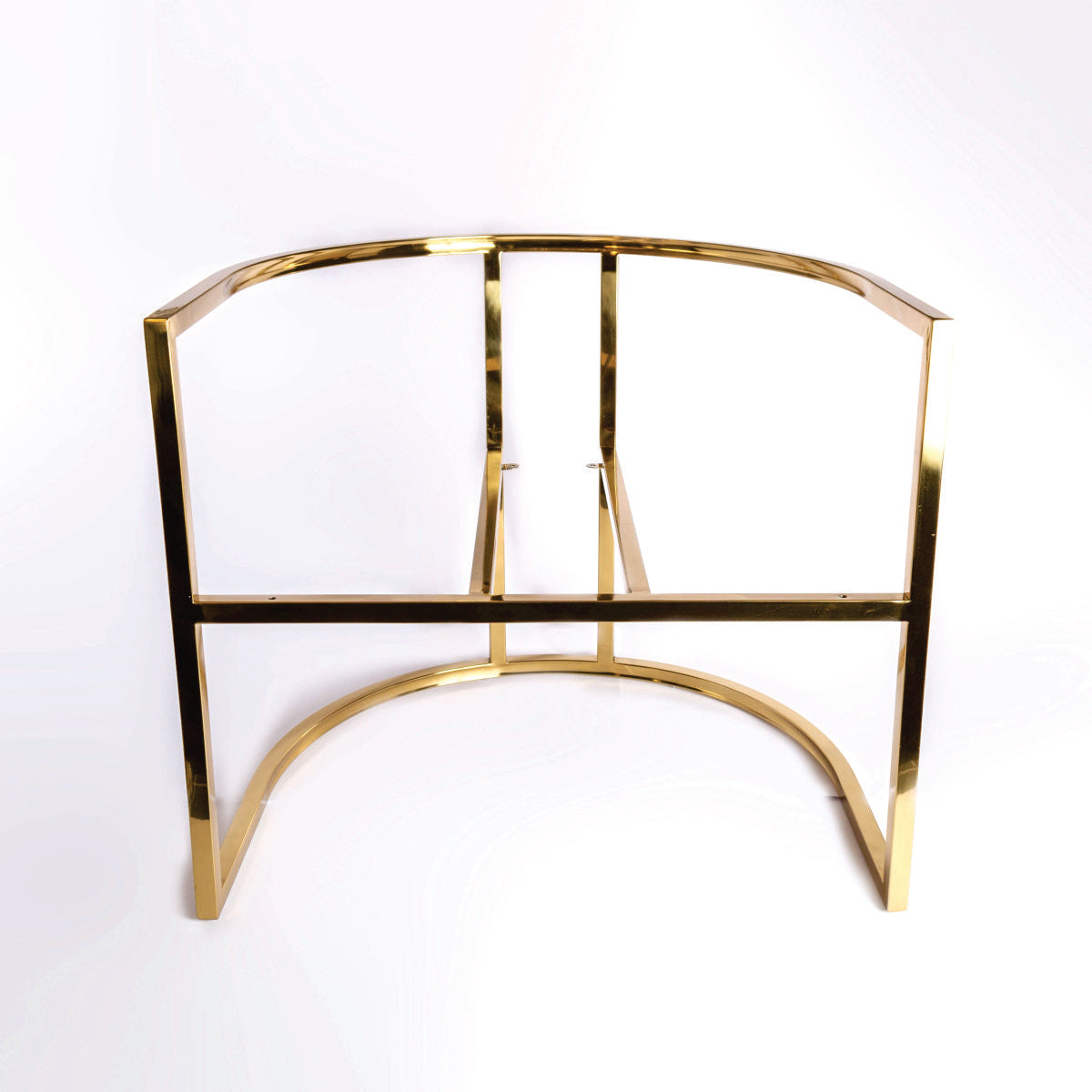 Estructura Sitial MF-87, 53 cms Fondo ,65 cms Ancho ,55 cms Alto-Estructura de sofá de estilo moderno y minimalista, diseñada para un asiento individual. La estructura está fabricada con acero inoxidable tubular de acero, y presenta un acabado dorado brillante que le confiere un aspecto lujoso y elegante.-Estructura-La Tapicería