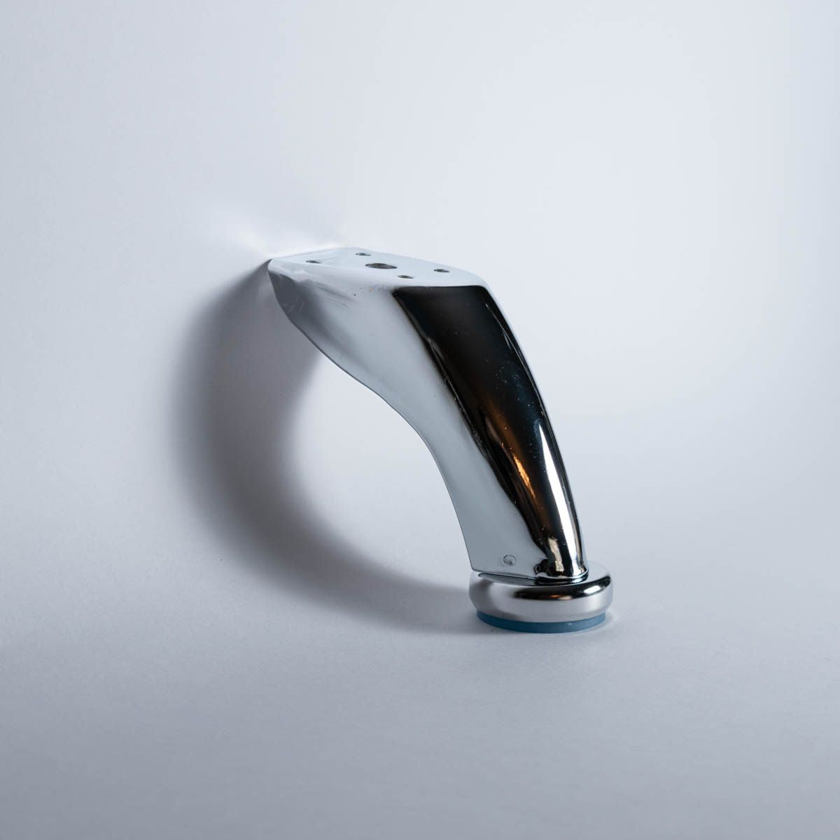 Pata para mueble, sofá o silla moderna. Acero, metal. Pata metálica. Patas de muebles. Alta calidad y despacho express. La Tapiceria. Compra Online. MQ MI-014