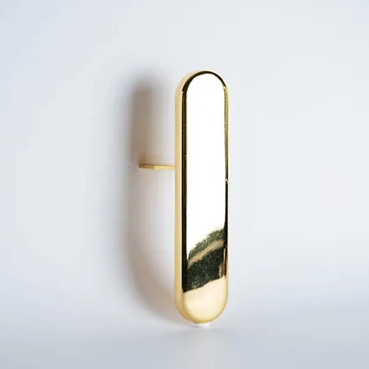 Pata metalica de color dorada de 150mm. Patas para muebles sillones sofas. Alta calidad y diseño moderno y elegante. La Tapiceria Online.