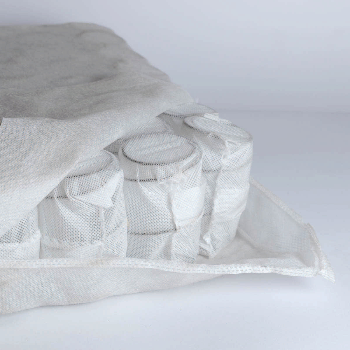 Cojin resortes pocket, 50 X 60 X 10 cm, unidad.-Cojín de Resortes QY PS5060 Disfruta de un confort superior con el Cojín de Resortes QY PS5060, diseñado para brindar un soporte ergonómico y una óptima distribución del peso. Su sistema de resortes individuales encapsulados en tela permite una adaptación perfecta al cuerpo, reduciendo los puntos de presión y mejorando la independencia de movimiento. Ideal para la fabricación de cojines, colchones y sistemas de descanso de alta calidad. Características: ✔ Reso