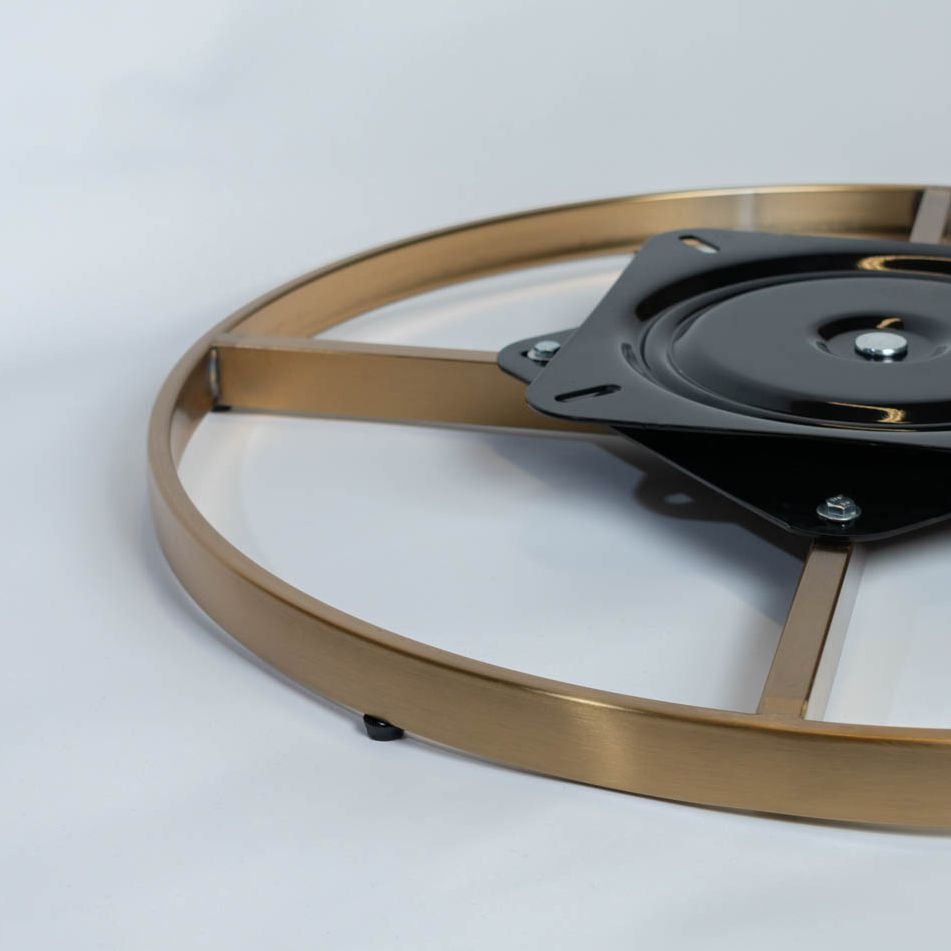 Base giratoria BG02 D60cm H 3cm Dorado-BASE GIRATORIA-Base giratoria robusta y silenciosa, diseñada específicamente para sillones berger. Permite una rotación suave de 360 grados, ideal para mayor comodidad y funcionalidad. Fabricada con materiales de alta resistencia para una durabilidad excepcional. Características: Material: Acero reforzado Rotación: 360 grados Diseño: Específico para sillones berger Resistencia: Alta capacidad de carga Beneficios: Comodidad: Rotación completa para fácil acceso y movimie