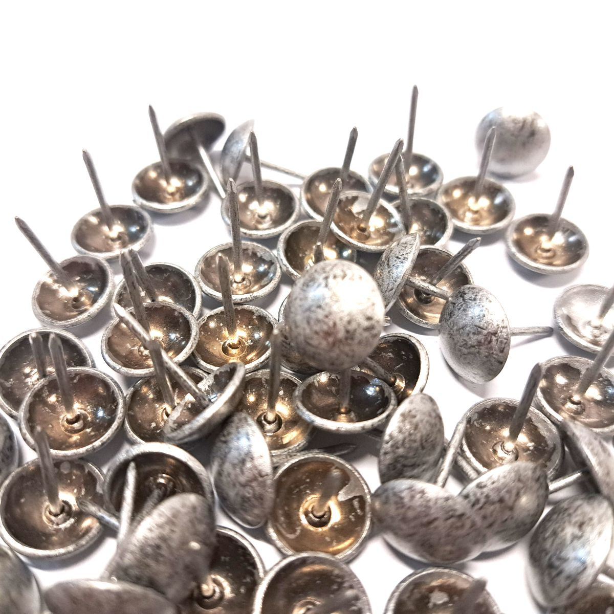 Pack de clavos tapiceros decorativos para sillones, cabeceros y sofas. Variedad de formas y colores. Niquelado piramide. Diseños. Terminacion de muebles.ZM Y012APW