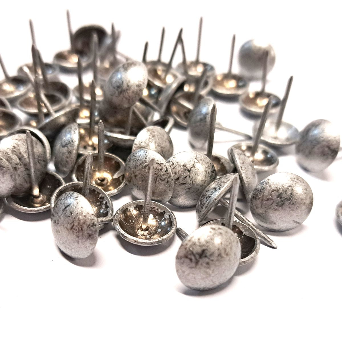 Pack de clavos tapiceros decorativos para sillones, cabeceros y sofas. Variedad de formas y colores. Niquelado piramide. Diseños. Terminacion de muebles.ZM DX0519APW