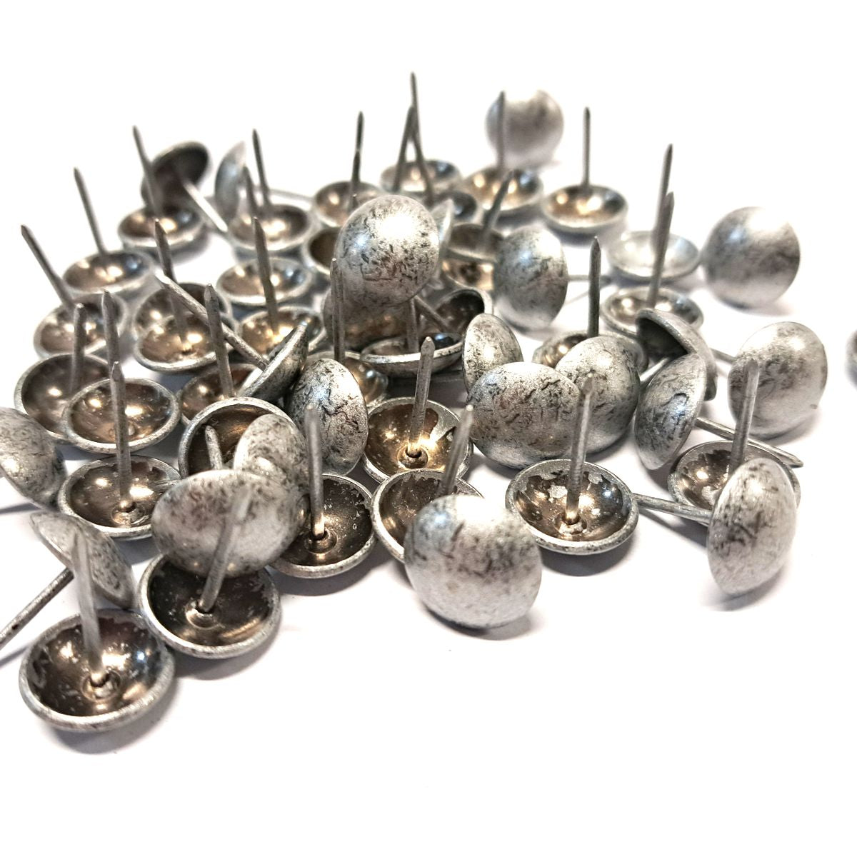 Pack de clavos tapiceros decorativos para sillones, cabeceros y sofas. Variedad de formas y colores. Niquelado piramide. Diseños. Terminacion de muebles.ZM Y012APW