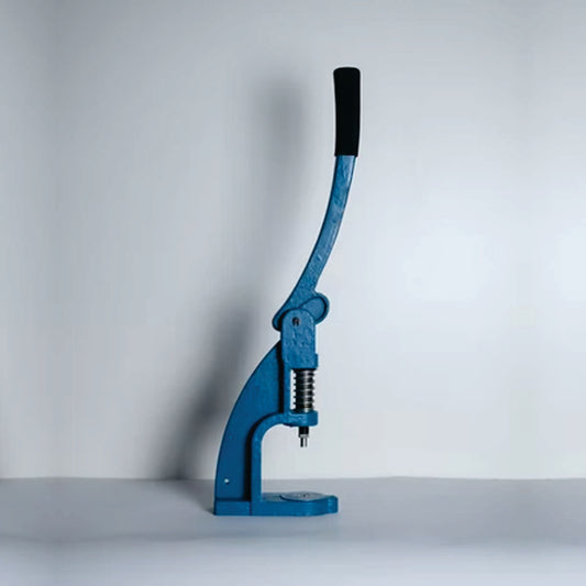 Prensa manual  para aplicar presión controlada en trabajos de tapicería, poner broches para la colocación de botones forrados y fijación. ZM MHCBB