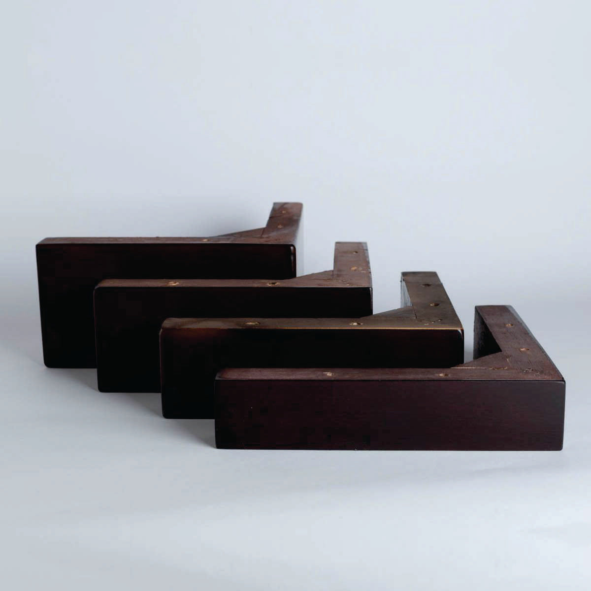 Pata para mueble, sofá o silla moderna. Madera. Pata madera. Patas de muebles. Alta calidad y despacho express. La Tapiceria. Compra Online. EF B007 H70 40MM E