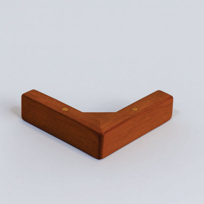 Pata madera B007, 4 Alt., 19 Larg., 19 Anc.