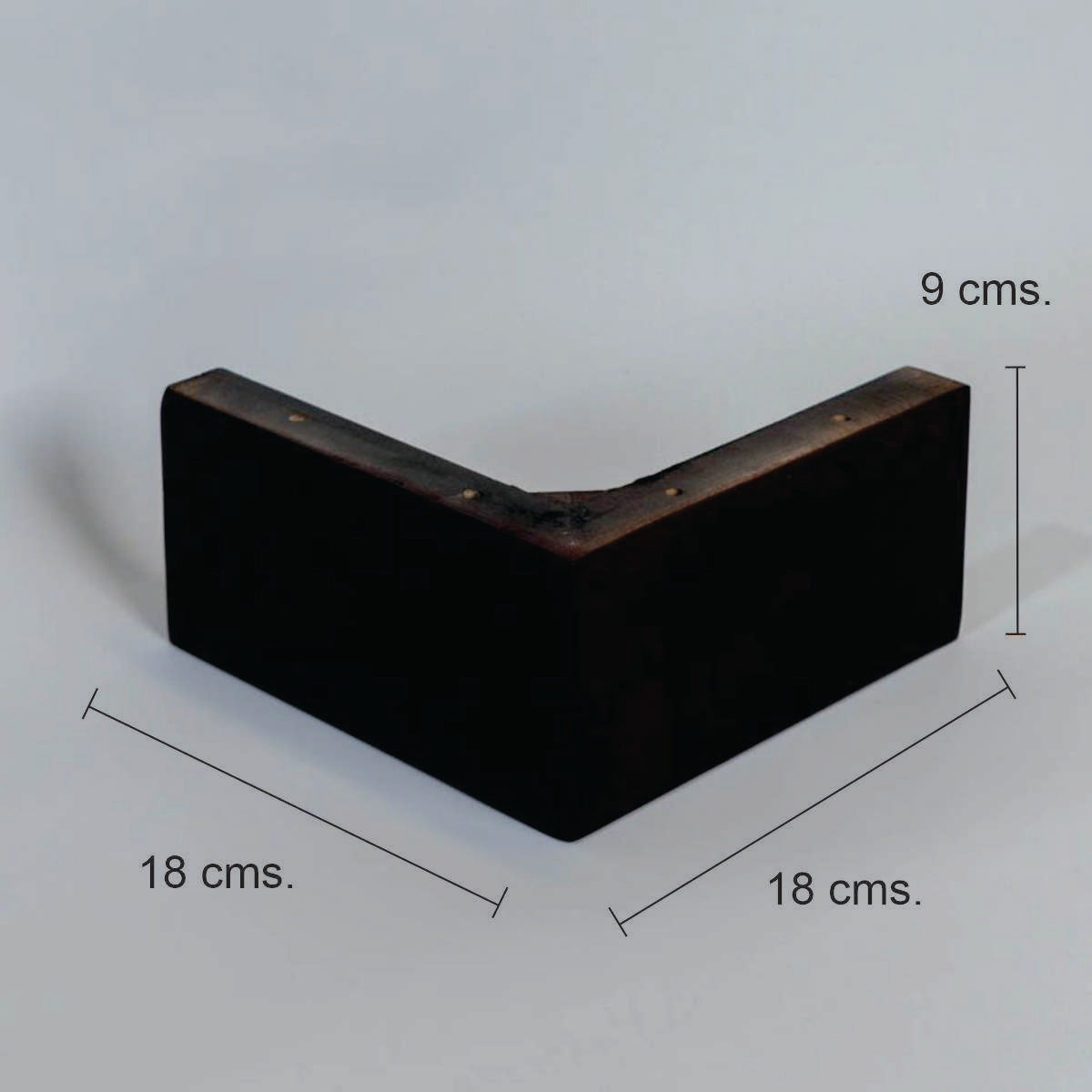 Pata madera B007, 9 Alt., 18 Larg., 18 Anc.