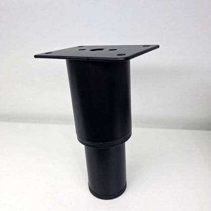 Pata metálica Regulable MI-007, Ø 5,0 X 15 cms. Alto-PATA METALICA-Pata Regulable en Altura para Muebles – Modelo MI-007Aporta estabilidad y funcionalidad a tus muebles con esta pata regulable en altura. Fabricada en metal resistente y acabado en color negro, ofrece un diseño moderno y discreto que se adapta a diferentes estilos de mobiliario.Altura ajustable: Permite nivelar el mueble en superficies irregulares para mayor estabilidad.Material: Acero de alta resistencia.Color: Negro mate.Uso recomendado: So
