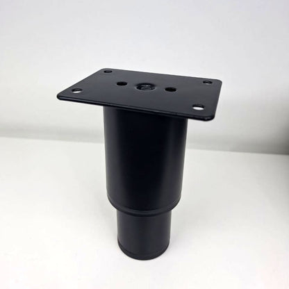 Pata metálica Regulable MI-007, Ø 5,0 X 15 cms. Alto-PATA METALICA-Pata Regulable en Altura para Muebles – Modelo MI-007Aporta estabilidad y funcionalidad a tus muebles con esta pata regulable en altura. Fabricada en metal resistente y acabado en color negro, ofrece un diseño moderno y discreto que se adapta a diferentes estilos de mobiliario.Altura ajustable: Permite nivelar el mueble en superficies irregulares para mayor estabilidad.Material: Acero de alta resistencia.Color: Negro mate.Uso recomendado: So