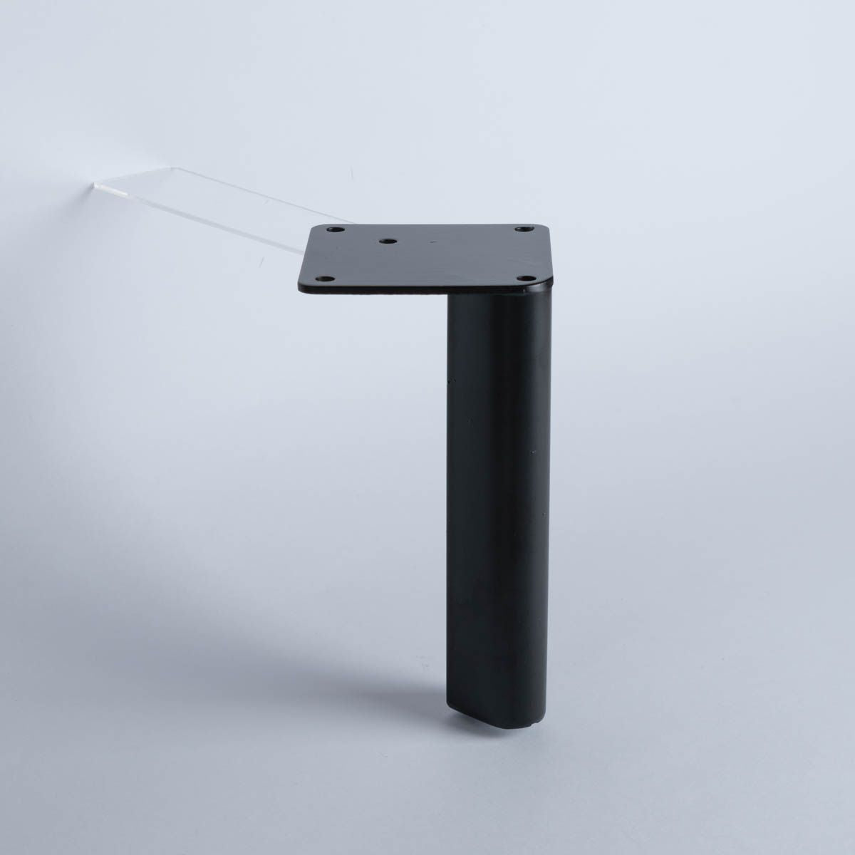 Pata metálica MI-104, 15 Alto-Estas patas están diseñadas para combinar funcionalidad y estilo, ofreciendo soporte sólido y un diseño adaptable a diversos tipos de muebles. Su estructura permite un montaje sencillo y aporta un acabado elegante que se integra perfectamente en cualquier ambiente decorativo. Disponemos de una variedad de formas, alturas y estilos para ajustarse a tus necesidades y preferencias.-La Tapicería