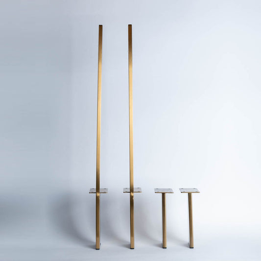 Set 4 patas, MMZ-055, H 150 / 580 mm Ac Inox .-PATA METALICA-Estas patas están diseñadas para combinar funcionalidad y estilo, ofreciendo soporte sólido y un diseño adaptable a diversos tipos de muebles. Su estructura permite un montaje sencillo y aporta un acabado elegante que se integra perfectamente en cualquier ambiente decorativo. Disponemos de una variedad de formas, alturas y estilos para ajustarse a tus necesidades y preferencias.-1 unidad-PATAS-La Tapicería