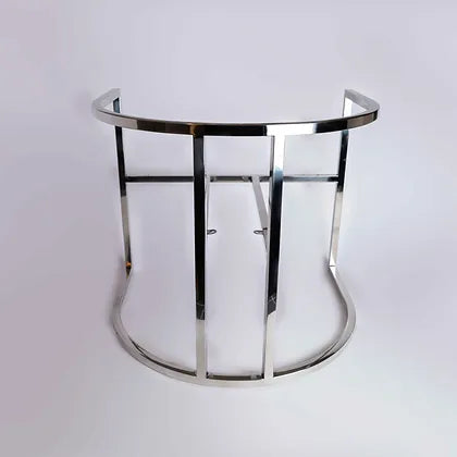 Estructura Sitial MF-87, 53 cms Fondo ,65 cms Ancho ,55 cms Alto-Estructura de sofá de estilo moderno y minimalista, diseñada para un asiento individual. La estructura está fabricada con acero inoxidable tubular de acero, y presenta un acabado plateado brillante que le confiere un aspecto lujoso y elegante.-Estructura-La Tapicería