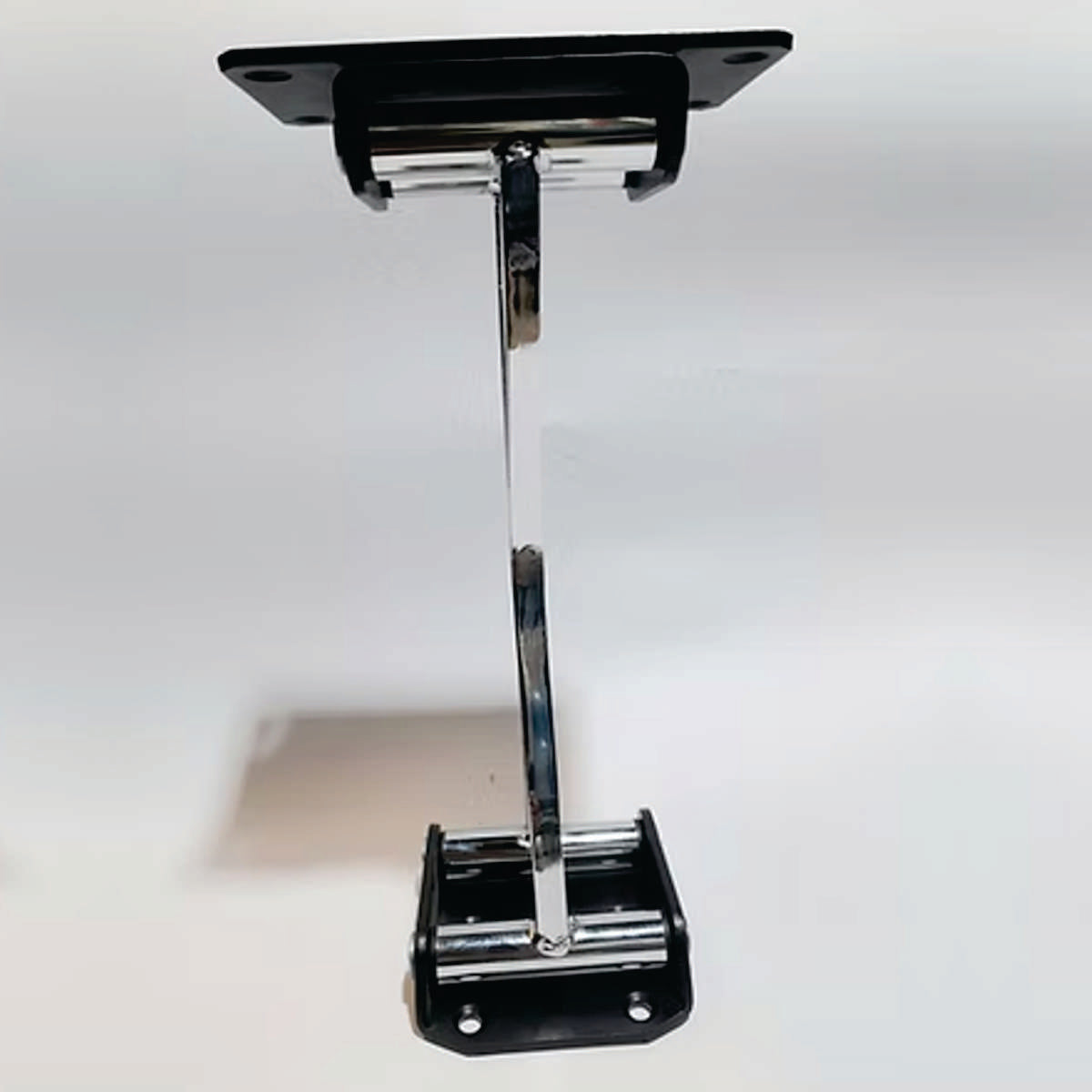 Mecanismo respaldo SBH03-Mecanismo Reclinable Manual: Practicidad y Confort en un Solo Movimiento Mejora la funcionalidad de tus muebles con el mecanismo reclinable manual. Su diseño ergonómico y robusto lo convierte en la opción ideal para sofás y sillones que buscan ofrecer comodidad sin complicaciones. Operación sencilla: Reclinación manual con un movimiento suave y preciso. Diseño compacto: Ideal para optimizar el espacio dentro del mueble. Construcción resistente: Fabricado con materiales de alta calid
