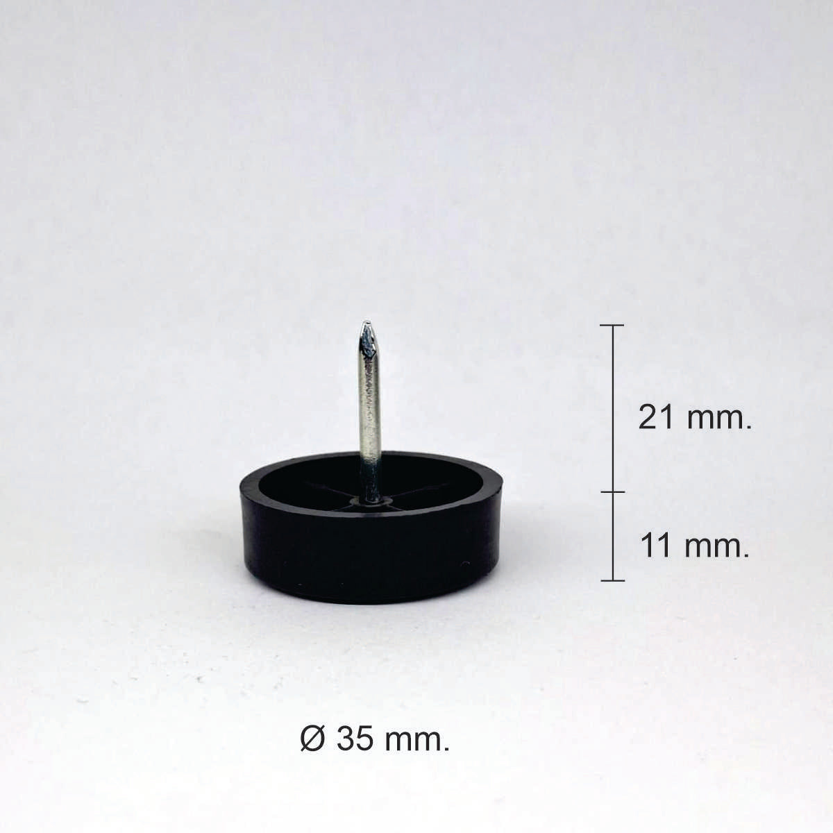 Tapilla plástica TP02, de diámetro Ø 35 mm. Excelente para trabajos en amoblamiento en casa. Esta tapilla entrega un toque formal a tus muebles, conservando una estética en diseño. Cómprala en la Tapicería.