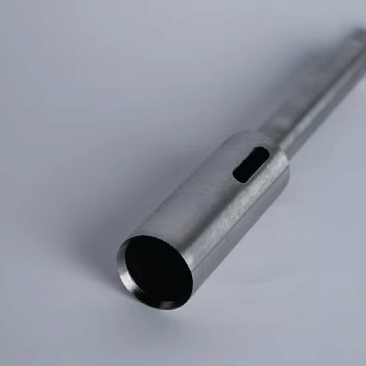 Perforador espuma FHC, 19mm., 165 mm Largo, unidad-Perforadores de espuma de alta precisión, disponibles en diversas medidas para adaptarse a tus necesidades. Ideales para proyectos de tapicería, manualidades y bricolaje. Cortes limpios y precisos en espuma de diferentes densidades. Características: Material: Acero templado Medidas: Variedad de diámetros disponibles Usos: Perforación de espuma Corte: Limpio y preciso Beneficios: Versatilidad: Múltiples medidas para diversos proyectos. Precisión: Cortes limp