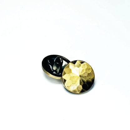 Botón metálico TBY, 25 mm., 20 unds.-BOTONES-Botones metálicos , ideales para una variedad de aplicaciones. Diseño clásico con asa para fácil fijación. Perfectos para proyectos de tapicería, confección y manualidades. Características: Material: Metálico Diseño: Clásico con asa Usos: Tapicería, confección, manualidades Fijación: Fácil fijación con asa Beneficios: Durabilidad: Material resistente para uso prolongado. Versatilidad: Adecuado para múltiples proyectos. Fácil instalación: Asa para fijación sencill