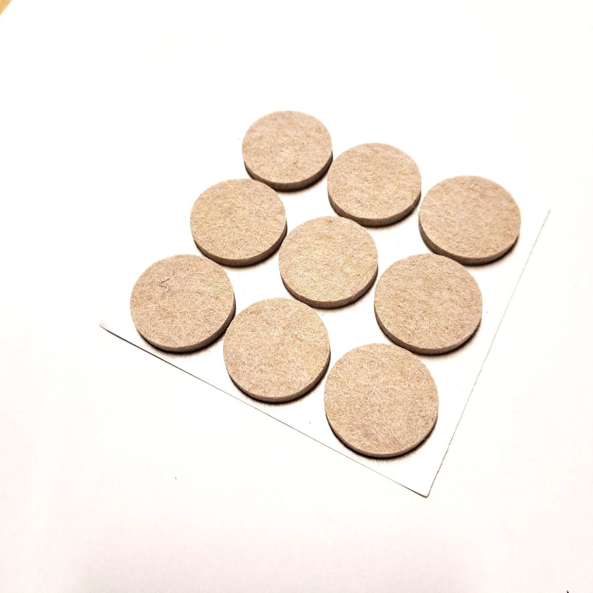 Tapilla Fieltro, Ø 25 X 5 mm Beige. 9 X hoja, 20 unds.-WZ 20212-La Tapicería